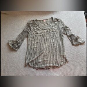 Candie's Gray and Tan Fitted Blouse with Cuffed 3/4 Sleeves